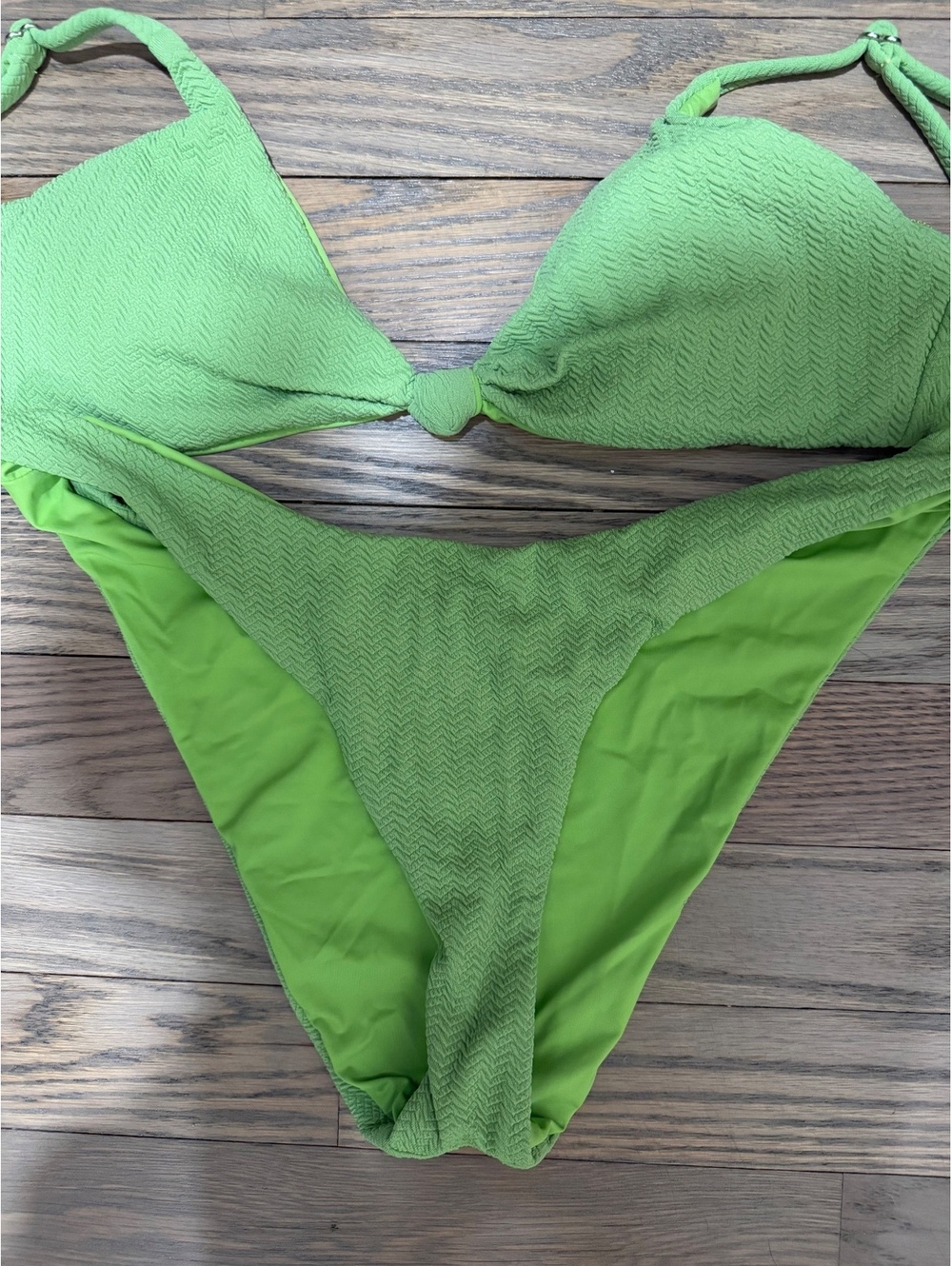 Dippin’ Daisy’s Green Textured Bikini Set Size Small